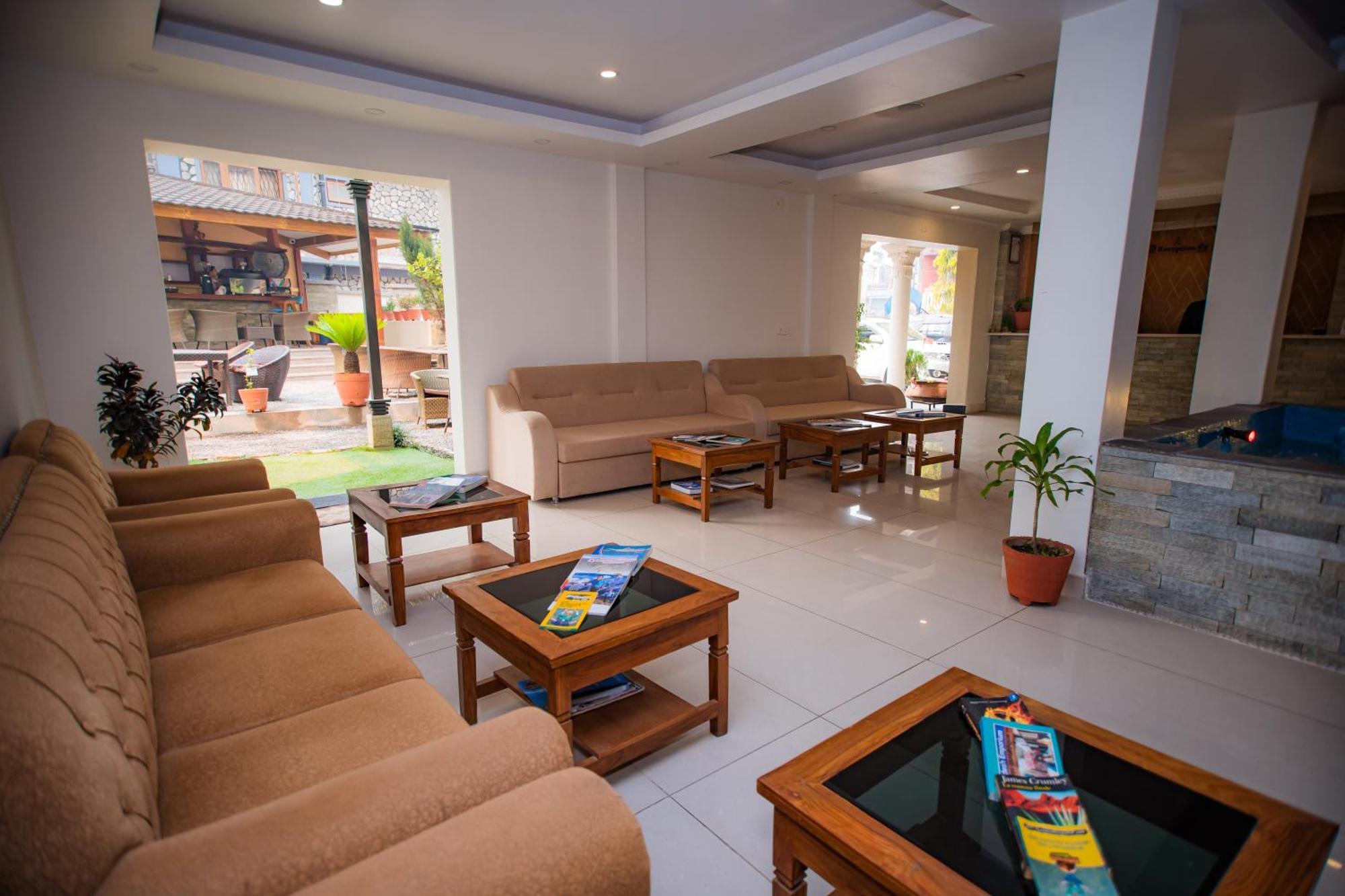 Hotel Pokhara Village & Spa Exterior foto