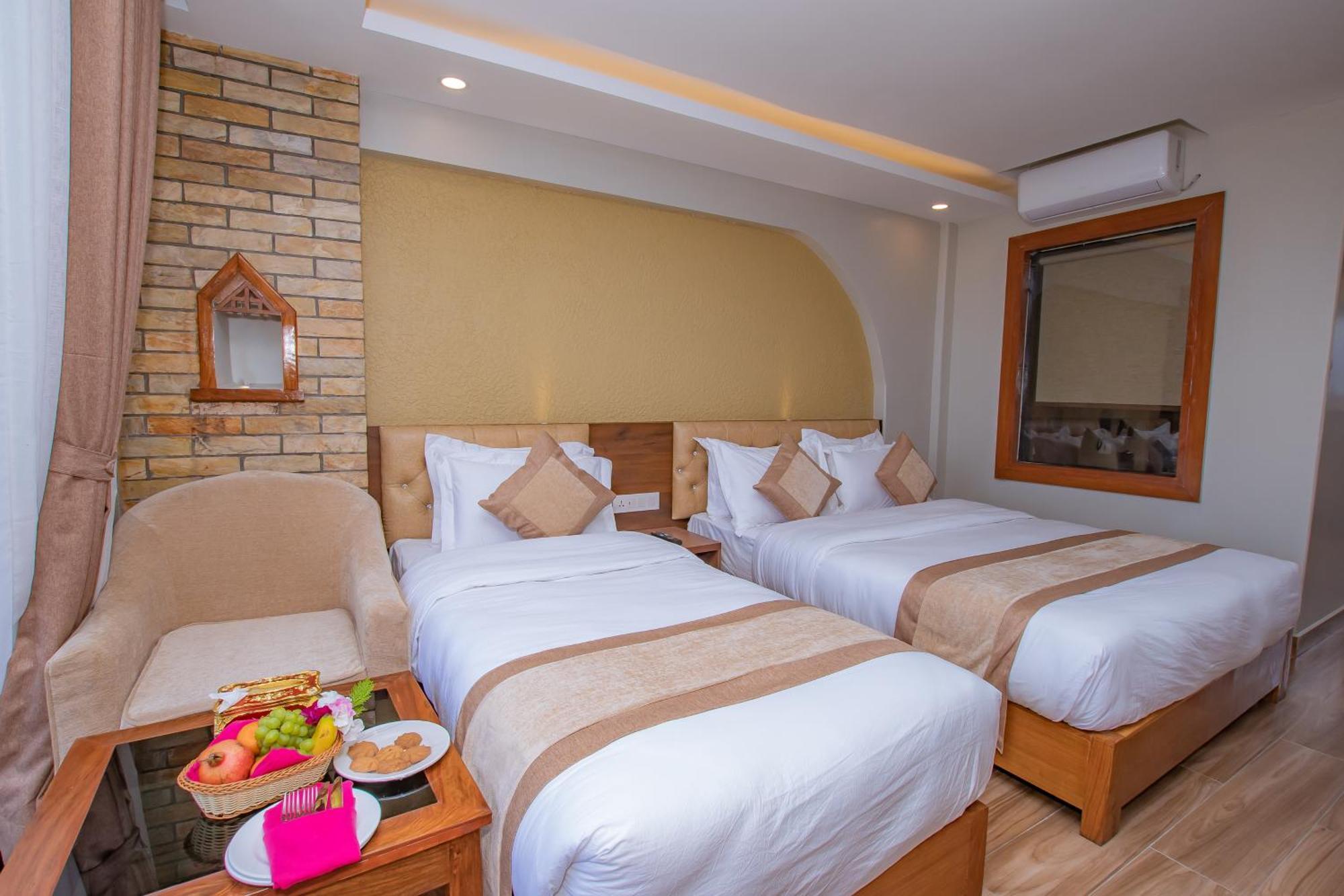 Hotel Pokhara Village & Spa Exterior foto