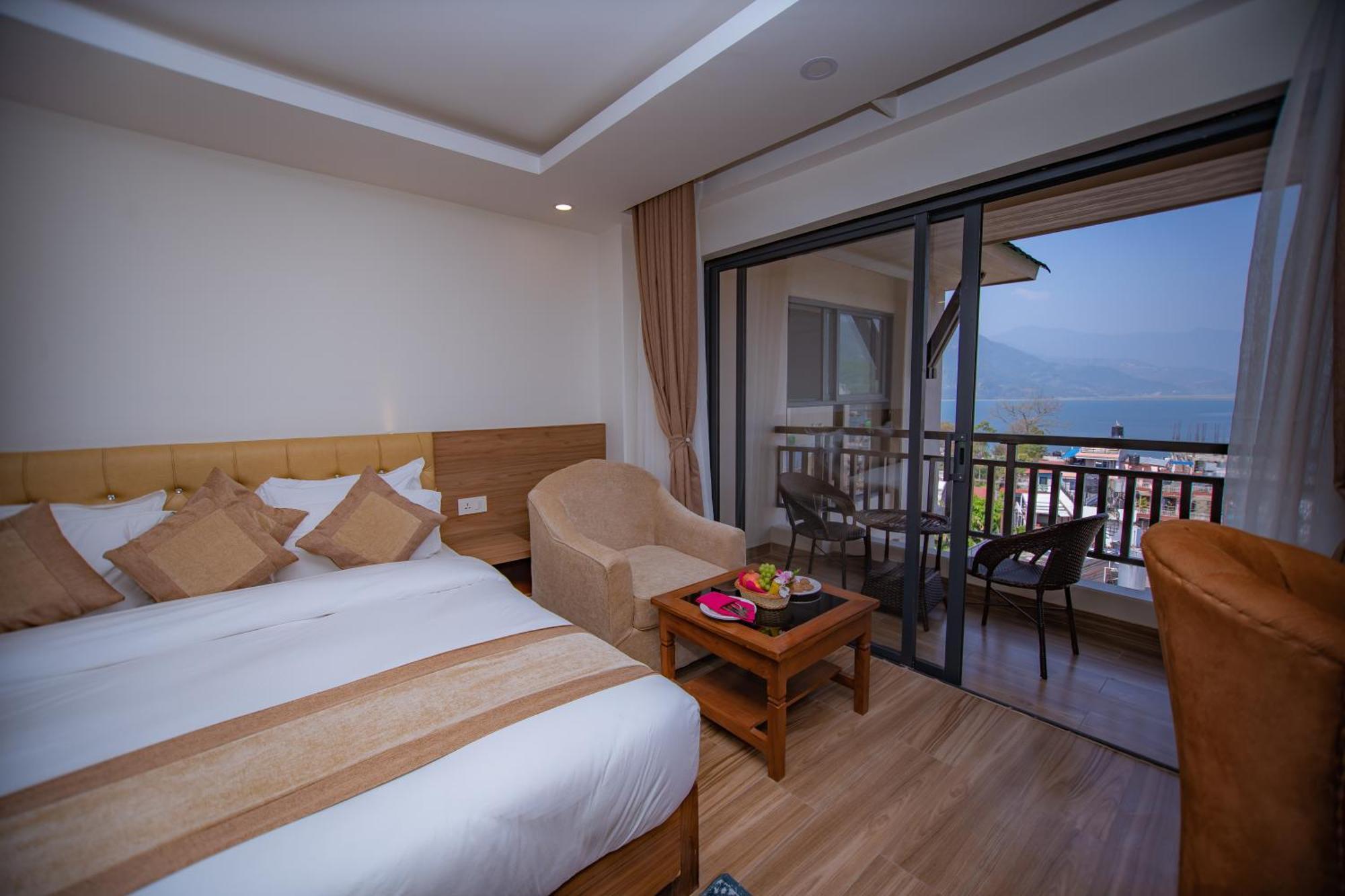Hotel Pokhara Village & Spa Exterior foto