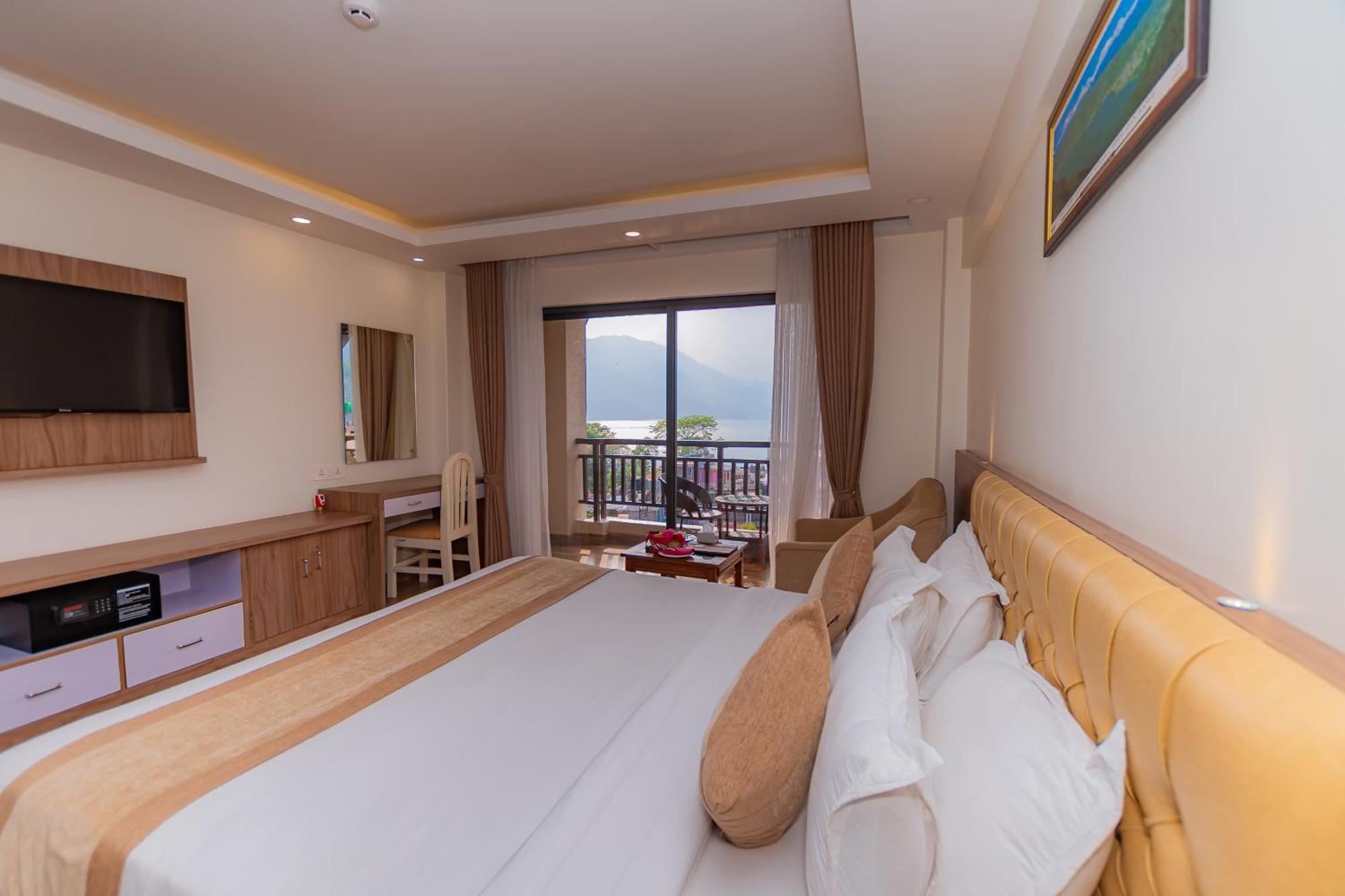Hotel Pokhara Village & Spa Exterior foto
